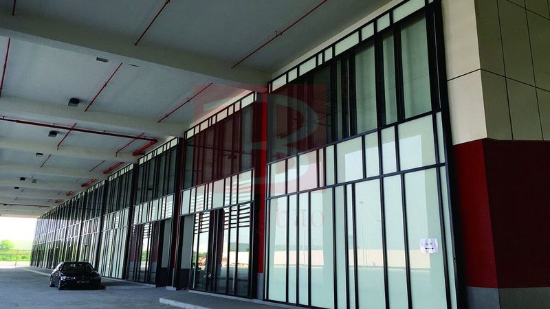 点式幕墙玻璃面板加工流程解析：从设计到成品**